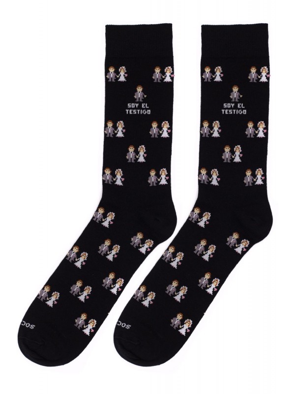 calcetines socksandco con diseño novios y detalle soy el testigo en color negro